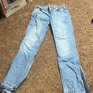 American Eagle 90’s Low Rise Skinny Kicks